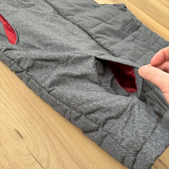 Gray Herringbone Zip Up Puffer Vest With Red Inner Lining 2 Exterior Pockets - Picture 7 of 12